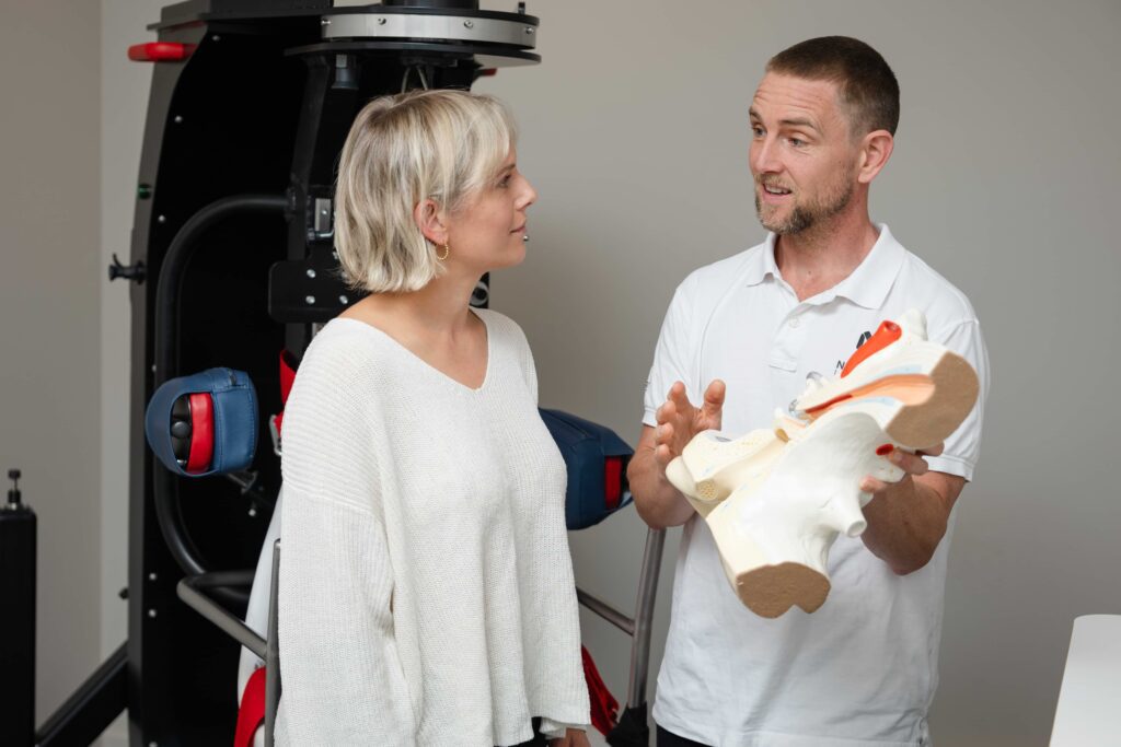 TRV-chair with therapist and patient